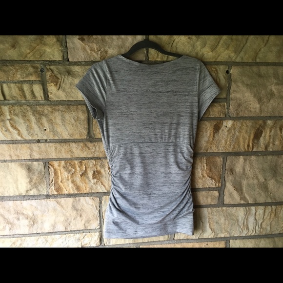 Grey top - Picture 5 of 6